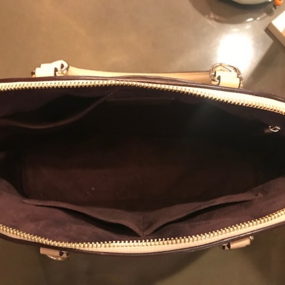 Coach - Picture 5 of 6